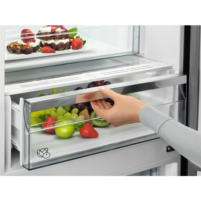 AEG - Freestanding fridge freezer - RCB732E7MG