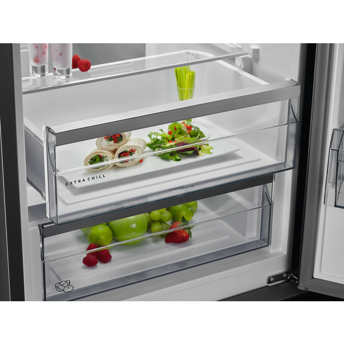 AEG - Freestanding fridge freezer - RCB732E7MG